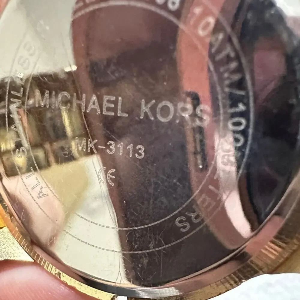 Michael Kors-3113 Woman’s Gold Tone Watch w/new Battery 100 Meters tested works - Picture 6 of 12